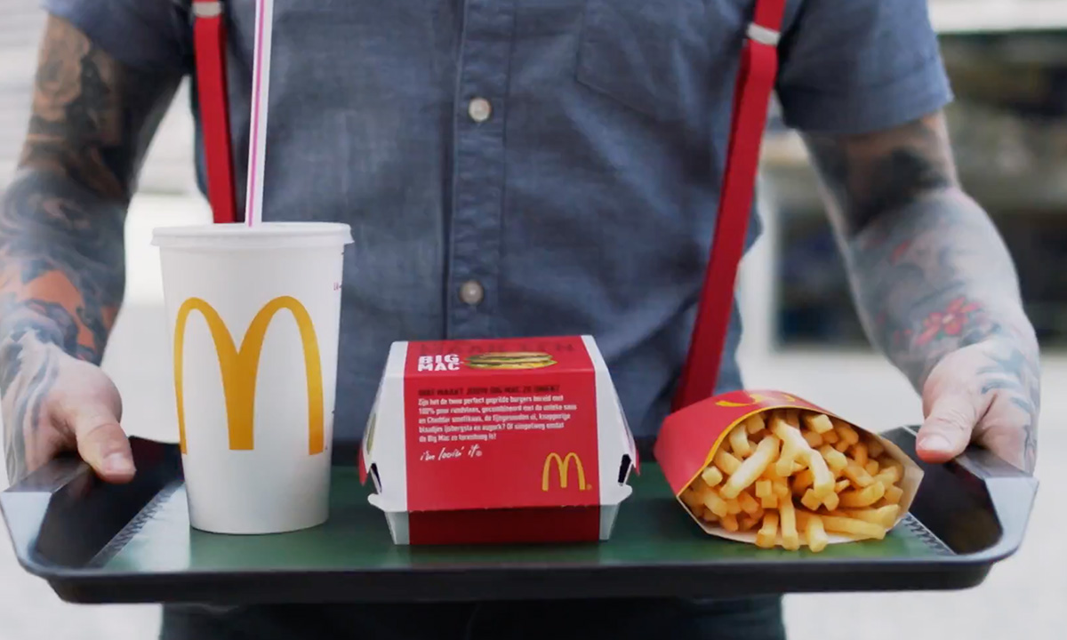 Astrolabium vrouw Doodskaak McDonalds Big Mac - Total Presentation